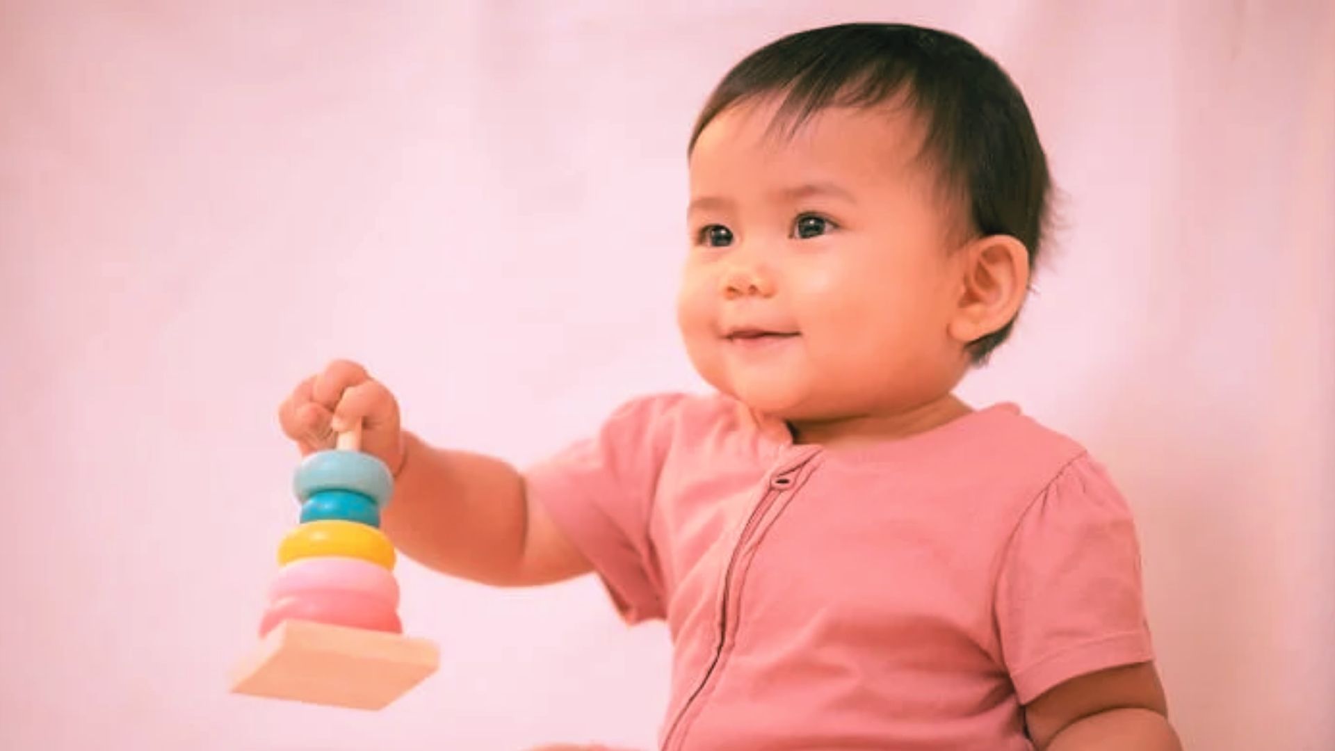 Bé 12 tháng tuổi: Những cột mốc phát triển quan trọng